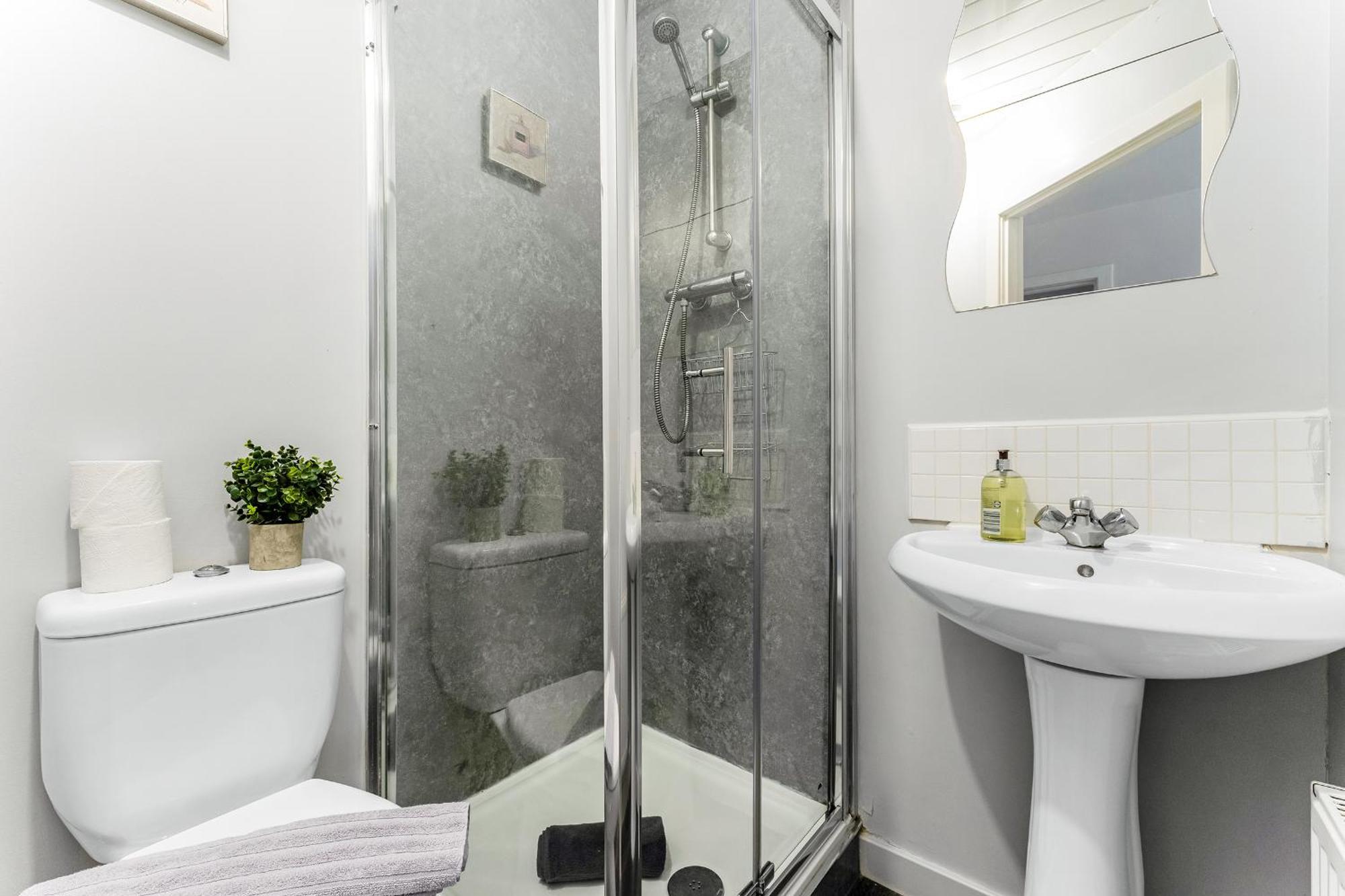 2Bed City Central East End Gem Glasgow Bagian luar foto
